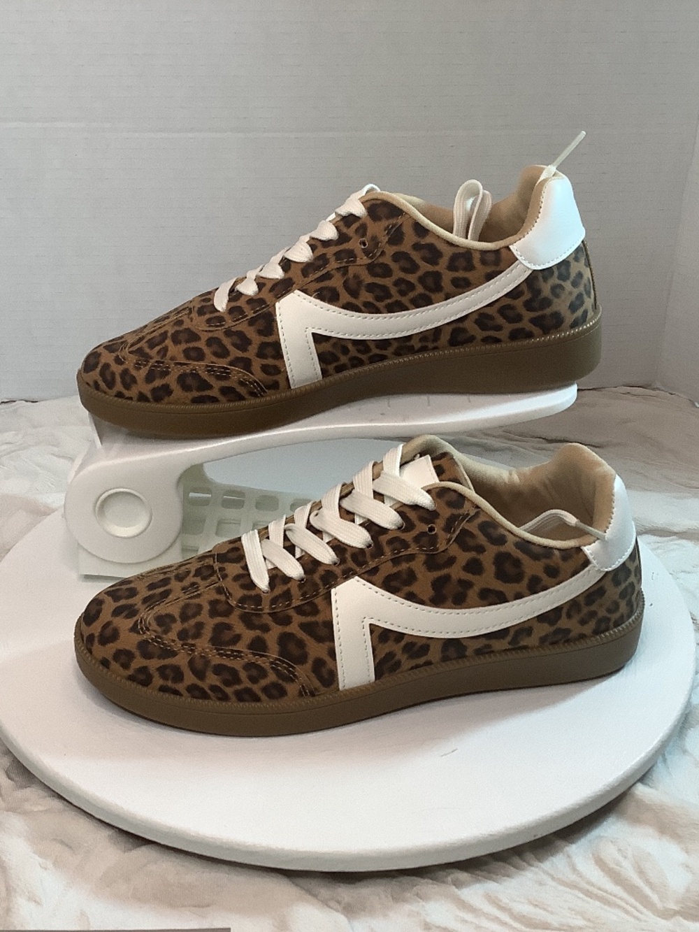 NWT Mia Girl leopard animal print sneakers sz. 8